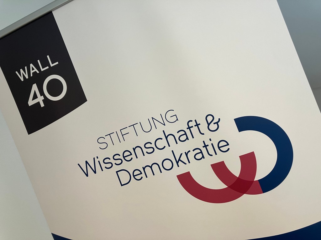 Seminar "Going Democracy".